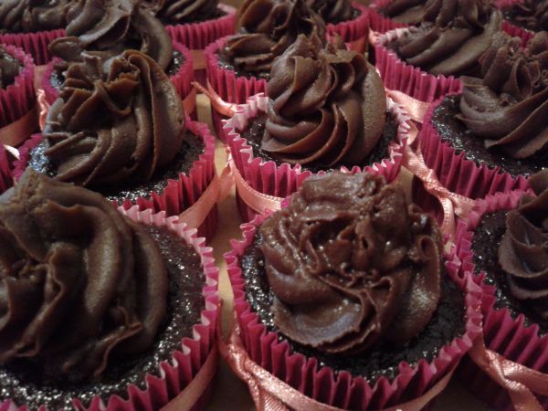 Cup cake de chocolate com cobertura de ganache